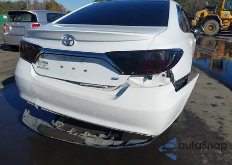 2015 Toyota Camry Se z USA, uszkodzony, nr VIN 4T1BF1FK6FU898316